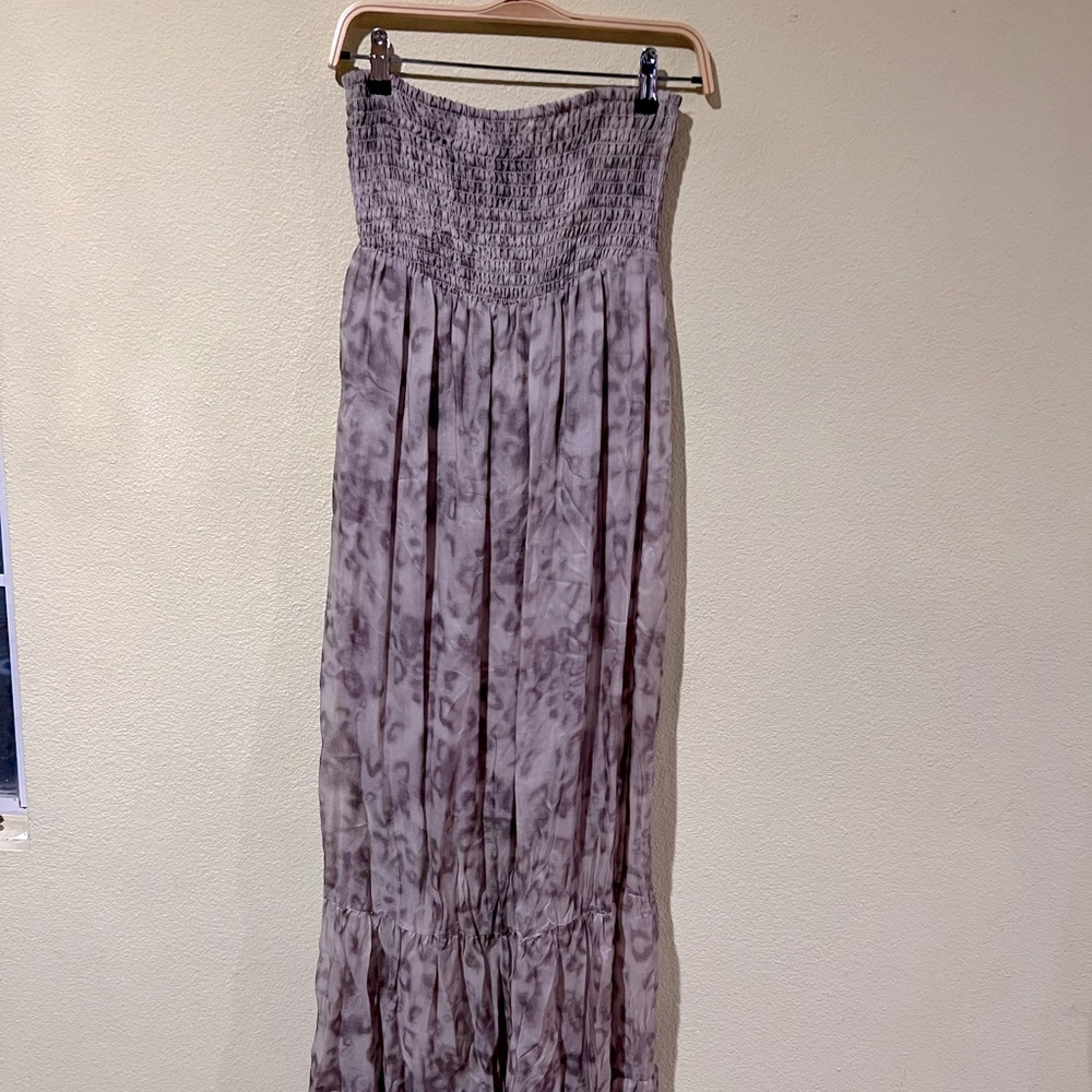 Guess 100% Silk Strapless Maxi Dress Lined Smocked L Tan Taupe Animal Print e1